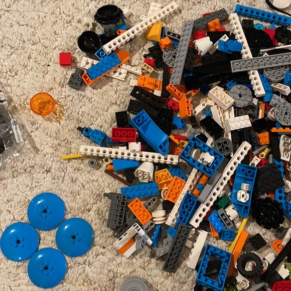 Lego BOOST  5in1 Build, Code, Play set. Barely played with. Most pieces included - Picture 8 of 15